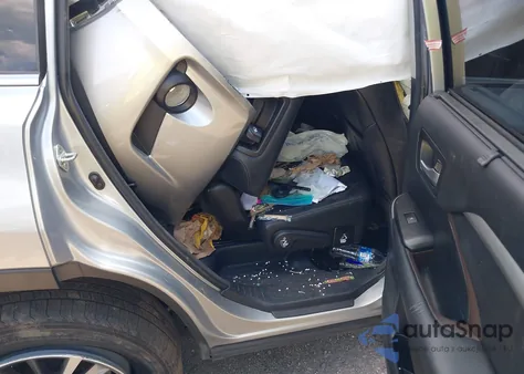 2018 Toyota Highlander Xle z USA, uszkodzony, nr VIN 5TDJZRFHXJS539767